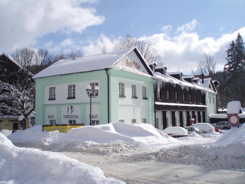 Hotel Dzban Jindrichov 외부 사진